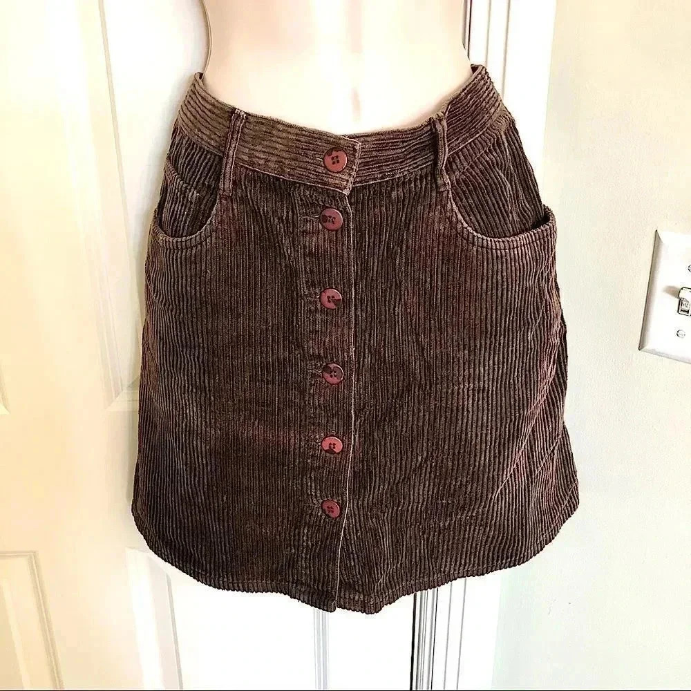 𝅺Metropolitan brown corduroy‎ button down skirt size 12